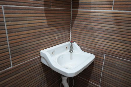 Casa para alugar com 30m², 1 quarto e sem vagaBanheiro