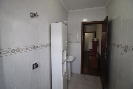 Casa à venda com 380m², 3 quartos e 7 vagasBanheiro da Suíte 1