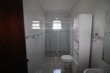 Casa à venda com 380m², 3 quartos e 7 vagasBanheiro da Suíte 1