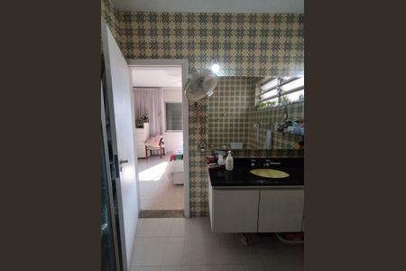 Casa à venda com 280m², 4 quartos e 5 vagasBanheiro 2