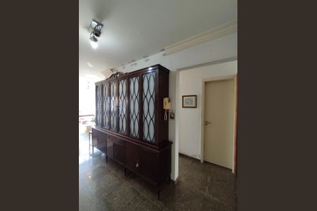 Casa à venda com 280m², 4 quartos e 5 vagasSala