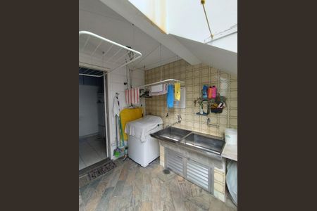 Casa à venda com 280m², 4 quartos e 5 vagasÁrea de Serviço