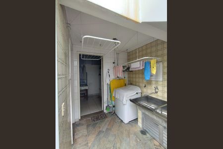 Casa à venda com 280m², 4 quartos e 5 vagasÁrea de Serviço