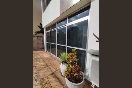 Casa à venda com 280m², 4 quartos e 5 vagasSacada