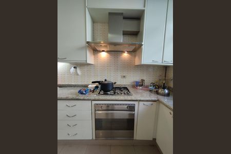 Casa à venda com 280m², 4 quartos e 5 vagasCozinha - Armários