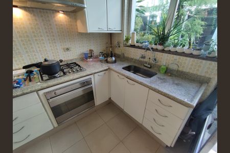 Casa à venda com 280m², 4 quartos e 5 vagasCozinha - Armários