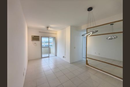 Sala de apartamento à venda com 3 quartos, 73m² em Camorim, Rio de Janeiro