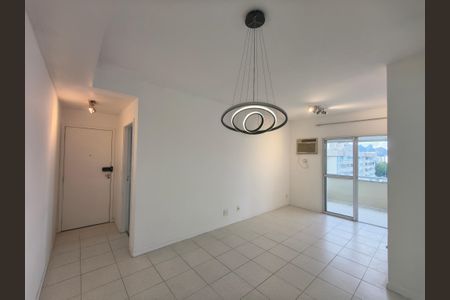 Sala de apartamento à venda com 3 quartos, 73m² em Camorim, Rio de Janeiro