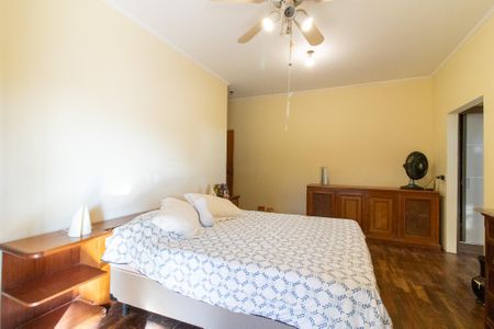 Casa à venda com 393m², 4 quartos e 4 vagasSuíte 1