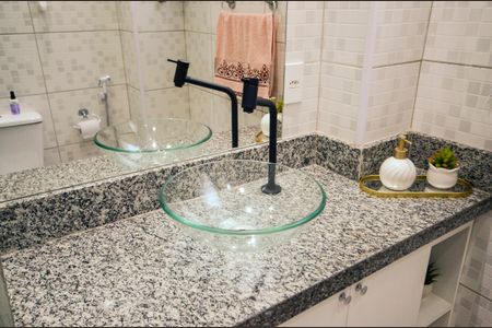 Apartamento à venda com 66m², 2 quartos e sem vaga Apartamento à venda com 66m², 2 quartos e sem vagaBanheiro