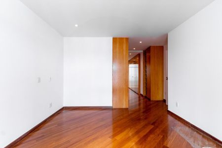 Apartamento à venda com 292m², 4 quartos e 4 vagasFoto 21