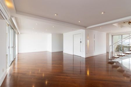 Apartamento à venda com 292m², 4 quartos e 4 vagasFoto 02