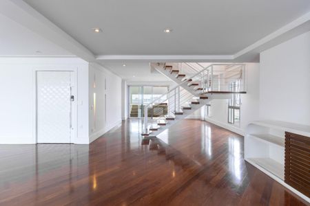 Apartamento à venda com 292m², 4 quartos e 4 vagasFoto 03