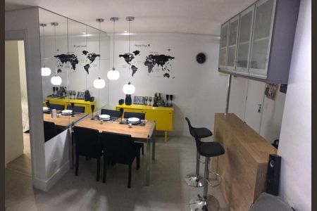 Apartamento à venda com 68m², 3 quartos e 2 vagasSala