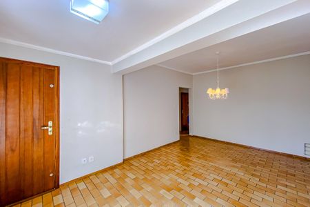 Casa à venda com 200m², 3 quartos e 2 vagasSala