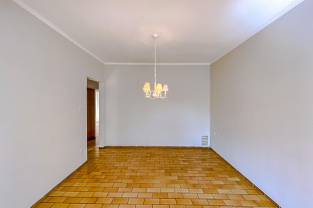Casa à venda com 200m², 3 quartos e 2 vagasSala