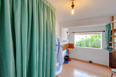 Casa à venda com 200m², 3 quartos e 2 vagasÁrea de Serviço