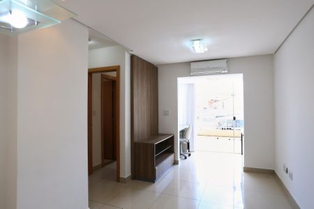 Apartamento à venda com 100m², 2 quartos e 2 vagas Apartamento à venda com 100m², 2 quartos e 2 vagasSala