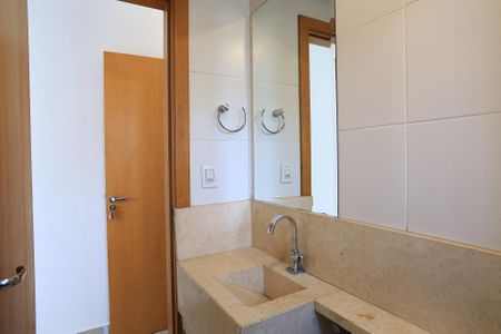 Apartamento à venda com 100m², 2 quartos e 2 vagas Apartamento à venda com 100m², 2 quartos e 2 vagasBanheiro do Quarto 1
