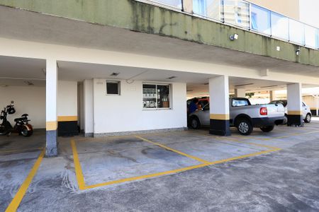 Apartamento à venda com 100m², 2 quartos e 2 vagas Apartamento à venda com 100m², 2 quartos e 2 vagasGaragem