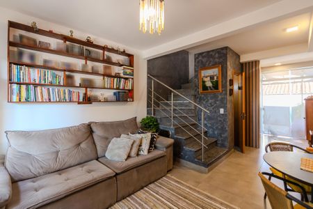 Casa de condomínio à venda com 70m², 2 quartos e 1 vagaSala