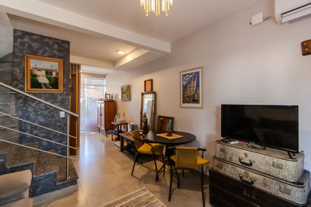 Casa de condomínio à venda com 70m², 2 quartos e 1 vagaSala