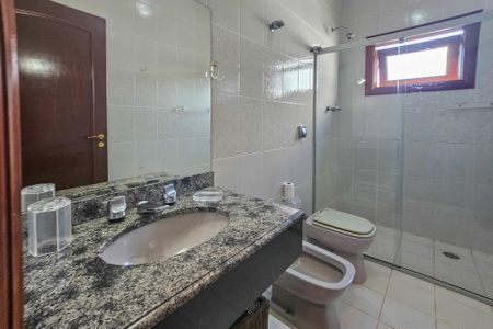 Apartamento para alugar com 500m², 5 quartos e 4 vagas Apartamento para alugar com 500m², 5 quartos e 4 vagasBanheiro da Suíte 4