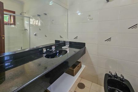 Apartamento para alugar com 500m², 5 quartos e 4 vagas Apartamento para alugar com 500m², 5 quartos e 4 vagasbanheiro da suíte 2