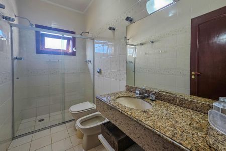 Apartamento para alugar com 500m², 5 quartos e 4 vagas Apartamento para alugar com 500m², 5 quartos e 4 vagasBanheiro da Suíte 3