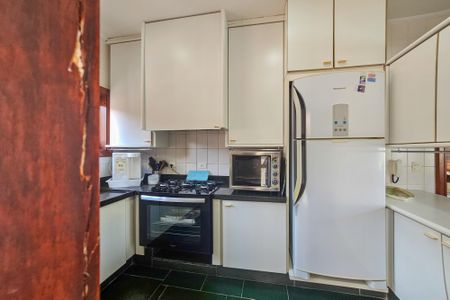 Apartamento para alugar com 500m², 5 quartos e 4 vagas Apartamento para alugar com 500m², 5 quartos e 4 vagasCozinha