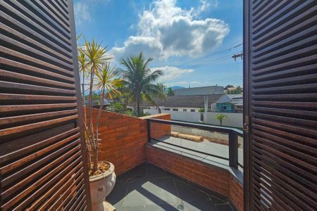 Apartamento para alugar com 500m², 5 quartos e 4 vagas Apartamento para alugar com 500m², 5 quartos e 4 vagasVaranda - Suíte 5