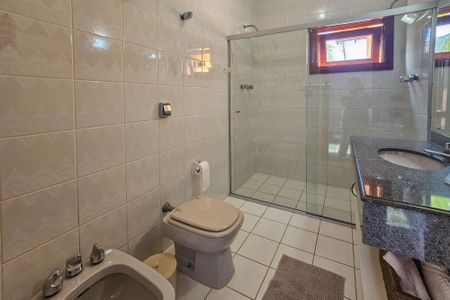 Apartamento para alugar com 500m², 5 quartos e 4 vagas Apartamento para alugar com 500m², 5 quartos e 4 vagasBanheiro da Suíte 5