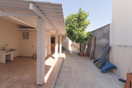 Casa à venda com 300m², 3 quartos e 3 vagas Casa à venda com 300m², 3 quartos e 3 vagasQuintal