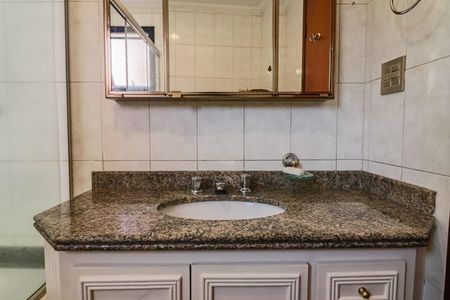 Apartamento à venda com 138m², 4 quartos e 3 vagas Apartamento à venda com 138m², 4 quartos e 3 vagasBanheiro Suíte 1