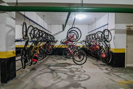 Apartamento à venda com 138m², 4 quartos e 3 vagas Apartamento à venda com 138m², 4 quartos e 3 vagasBicicletario