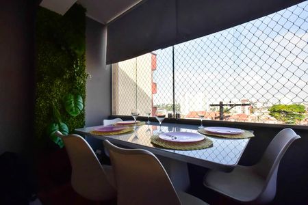 Apartamento para alugar com 74m², 2 quartos e 1 vaga Apartamento para alugar com 74m², 2 quartos e 1 vagaVaranda
