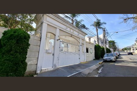 Casa de condomínio à venda com 133m², 3 quartos e 2 vagas Casa de condomínio à venda com 133m², 3 quartos e 2 vagasFachada do condomínio