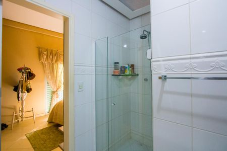 Casa de condomínio à venda com 133m², 3 quartos e 2 vagas Casa de condomínio à venda com 133m², 3 quartos e 2 vagasBanheiro da Suíte