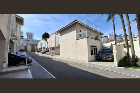 Casa de condomínio à venda com 133m², 3 quartos e 2 vagas Casa de condomínio à venda com 133m², 3 quartos e 2 vagasÁrea comum