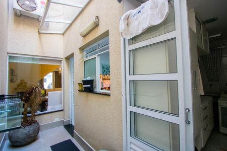 Casa de condomínio à venda com 133m², 3 quartos e 2 vagas Casa de condomínio à venda com 133m², 3 quartos e 2 vagasQuintal