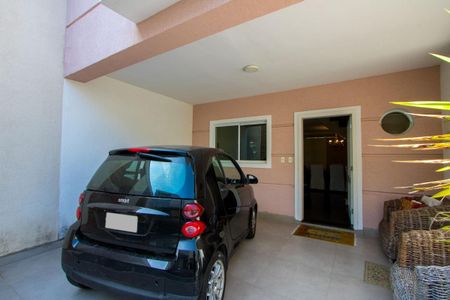 Casa de condomínio à venda com 133m², 3 quartos e 2 vagas Casa de condomínio à venda com 133m², 3 quartos e 2 vagasGaragem