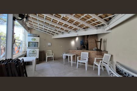 Casa de condomínio à venda com 133m², 3 quartos e 2 vagas Casa de condomínio à venda com 133m², 3 quartos e 2 vagasÁrea comum - Churrasqueira