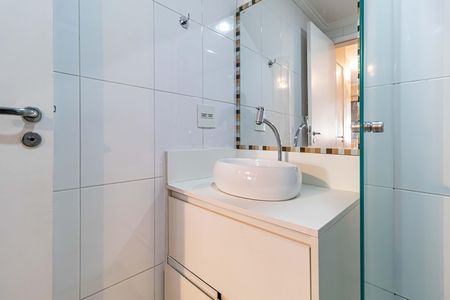 Apartamento para alugar com 104m², 3 quartos e 2 vagas Apartamento para alugar com 104m², 3 quartos e 2 vagasSuite 01 - Banheiro