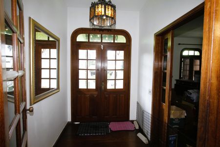 Casa à venda com 381m², 7 quartos e 2 vagasEntrada