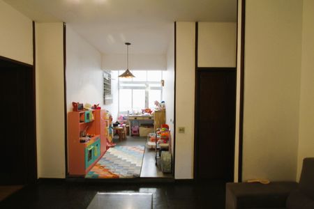 Casa à venda com 381m², 7 quartos e 2 vagasSala 2