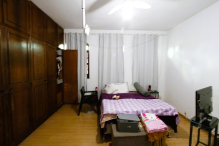 Casa à venda com 381m², 7 quartos e 2 vagasQuarto 4 - Suíte