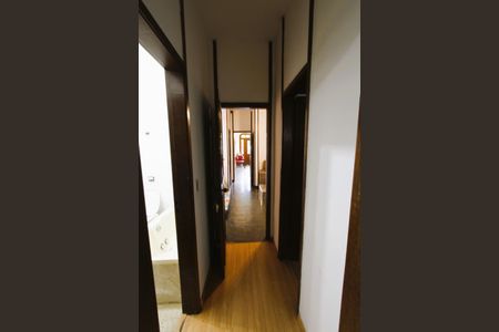 Casa à venda com 381m², 7 quartos e 2 vagasCorredor