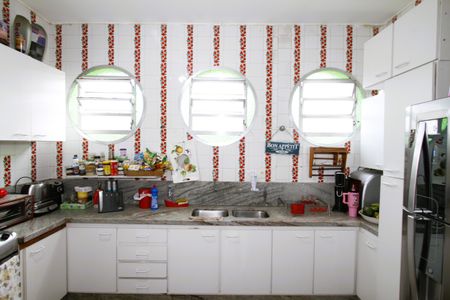 Casa à venda com 381m², 7 quartos e 2 vagasCozinha