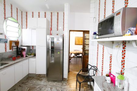 Casa à venda com 381m², 7 quartos e 2 vagasCozinha