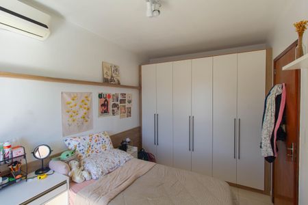 Casa à venda com 270m², 3 quartos e 3 vagas Casa à venda com 270m², 3 quartos e 3 vagasQuarto 2